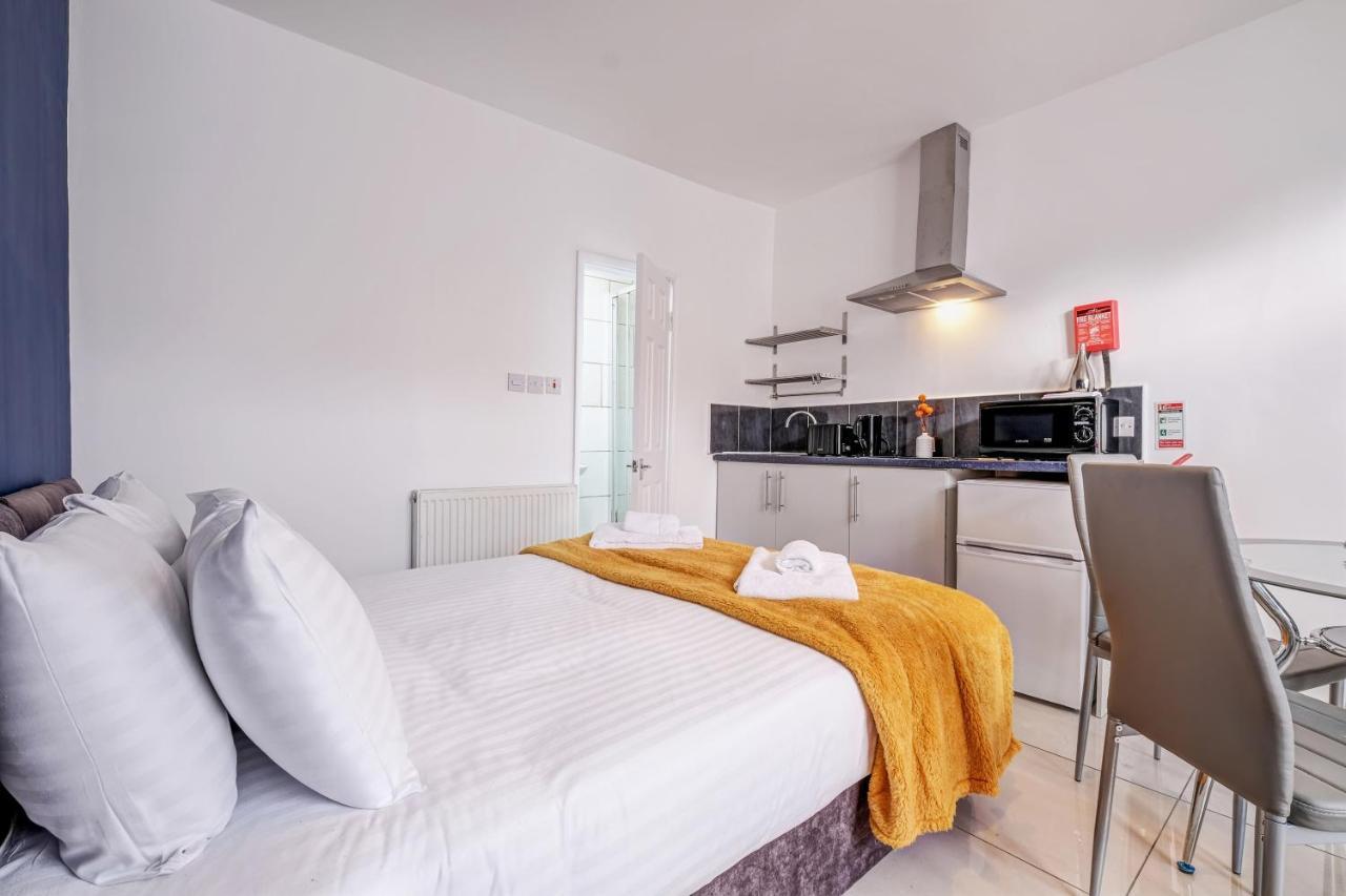 Fernbank Rooms Sudbury Hill, Harrow, Self-Contained Studios With En-Suite Harrow on the Hill エクステリア 写真