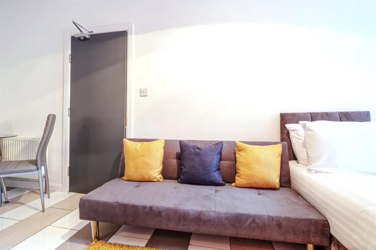 Fernbank Rooms Sudbury Hill, Harrow, Self-Contained Studios With En-Suite Harrow on the Hill エクステリア 写真