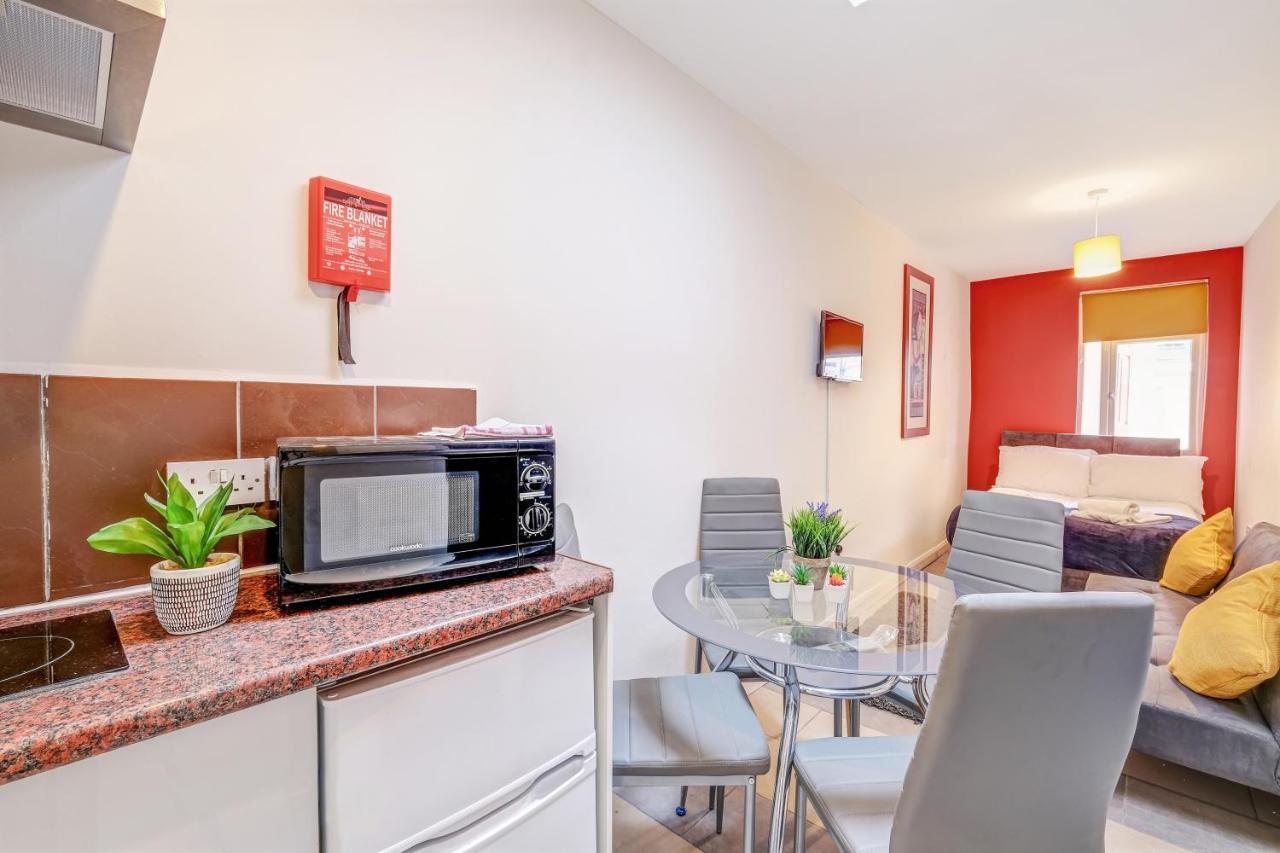Fernbank Rooms Sudbury Hill, Harrow, Self-Contained Studios With En-Suite Harrow on the Hill エクステリア 写真
