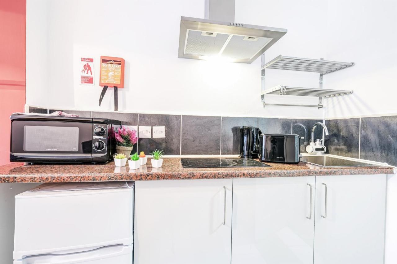 Fernbank Rooms Sudbury Hill, Harrow, Self-Contained Studios With En-Suite Harrow on the Hill エクステリア 写真