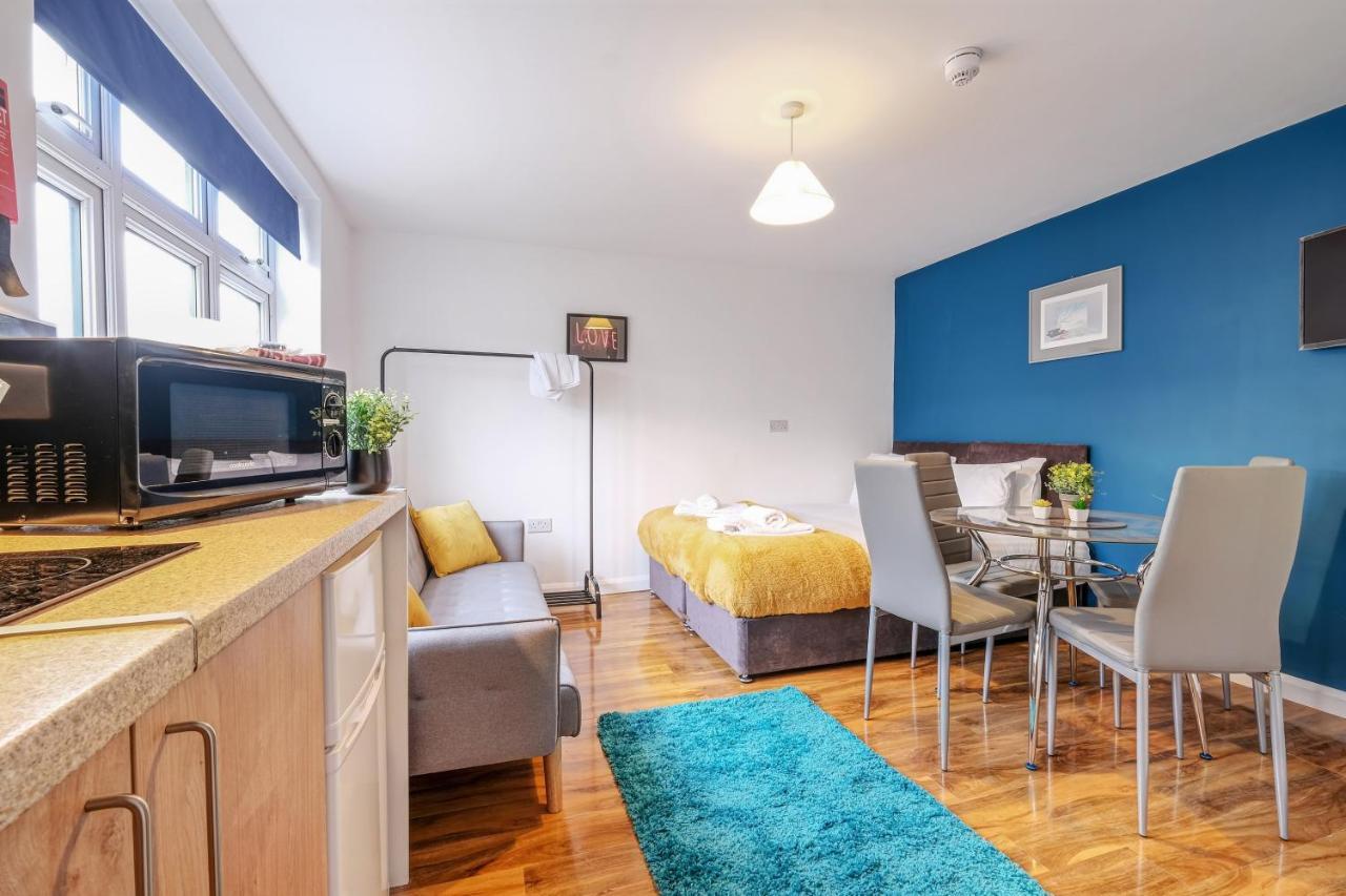 Fernbank Rooms Sudbury Hill, Harrow, Self-Contained Studios With En-Suite Harrow on the Hill エクステリア 写真