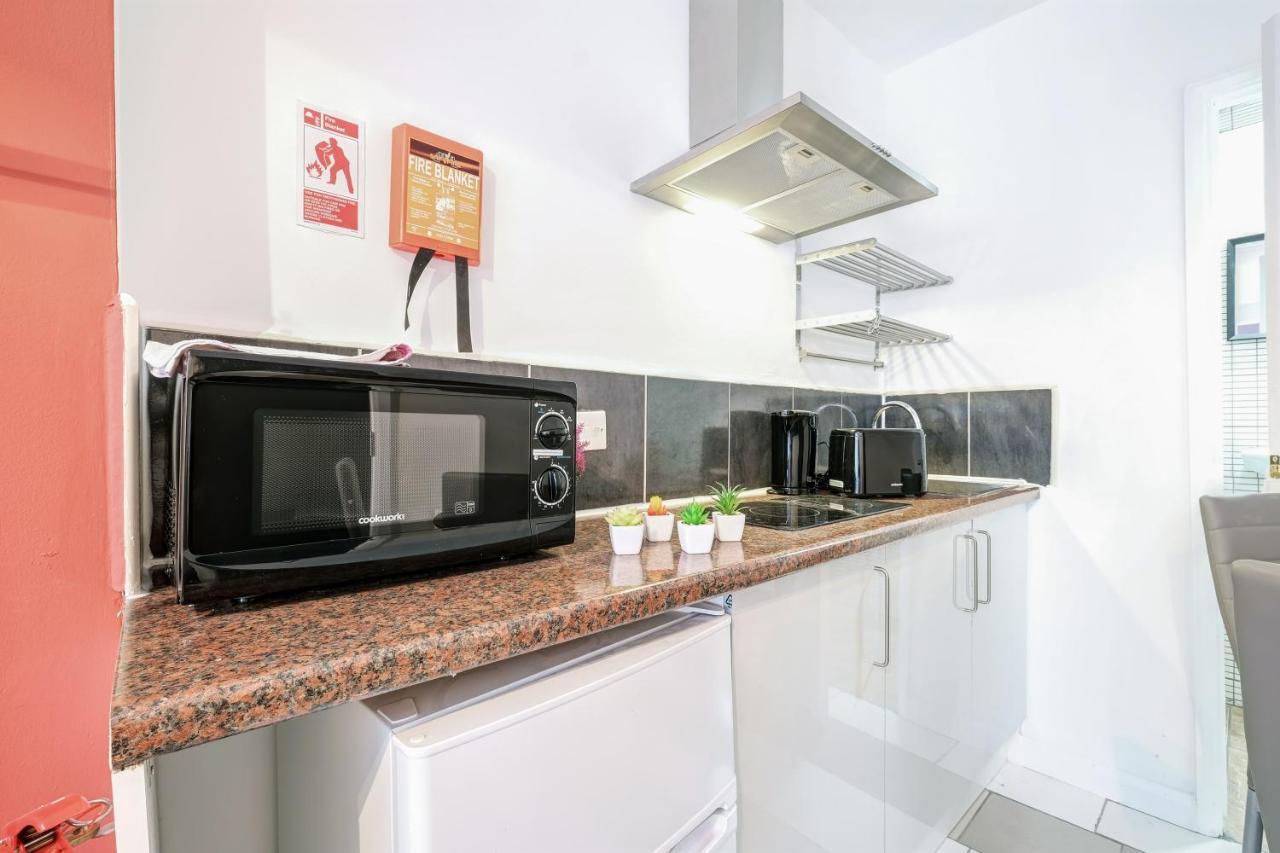 Fernbank Rooms Sudbury Hill, Harrow, Self-Contained Studios With En-Suite Harrow on the Hill エクステリア 写真