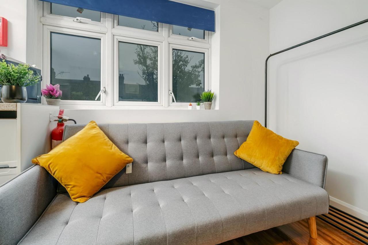 Fernbank Rooms Sudbury Hill, Harrow, Self-Contained Studios With En-Suite Harrow on the Hill エクステリア 写真