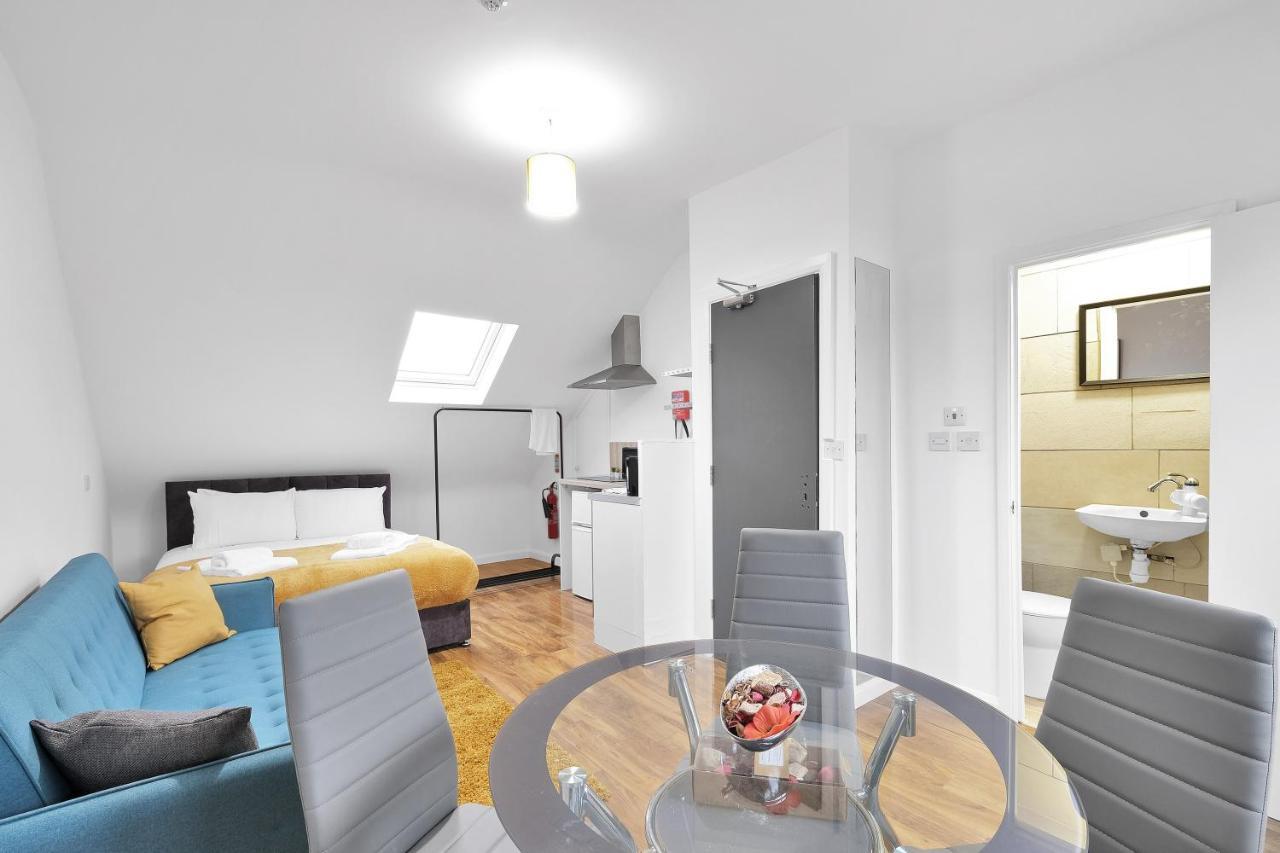 Fernbank Rooms Sudbury Hill, Harrow, Self-Contained Studios With En-Suite Harrow on the Hill エクステリア 写真